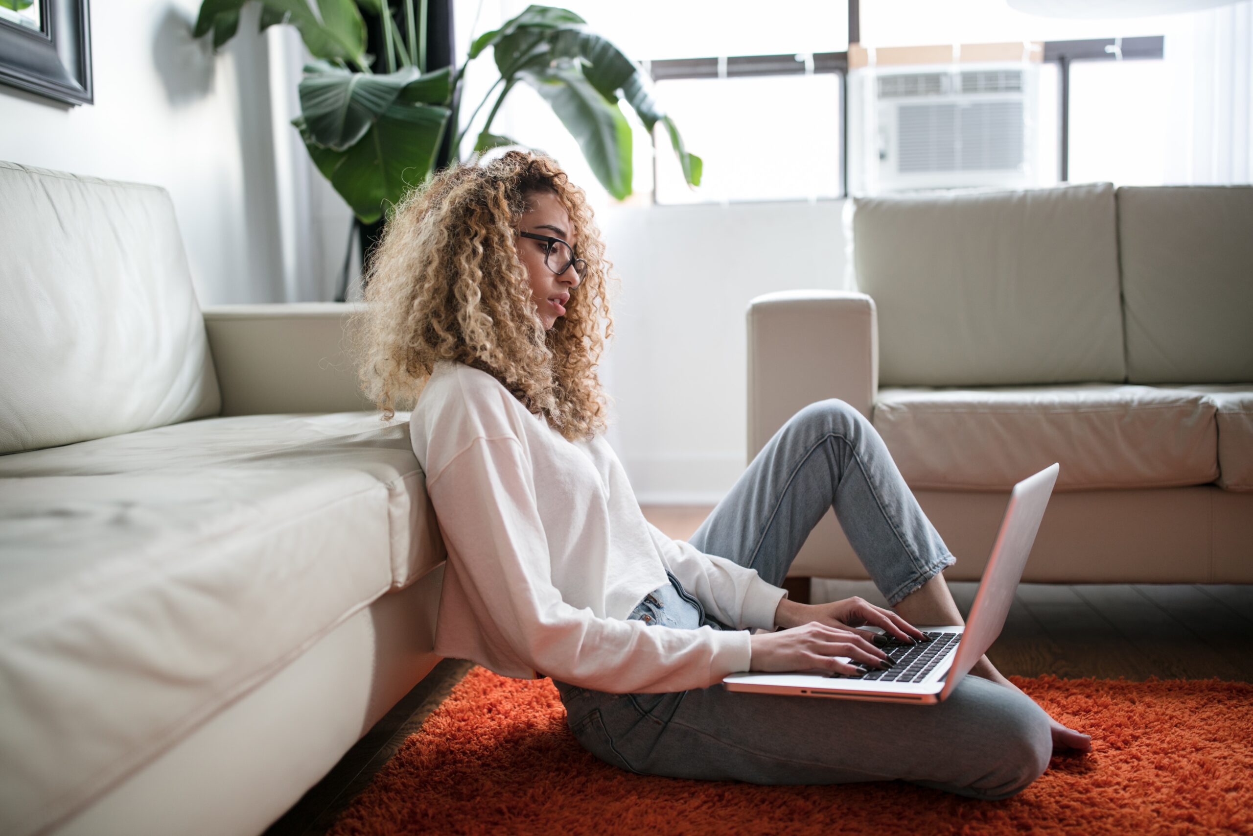 Remote worker, Thought Catalog (Unsplash)